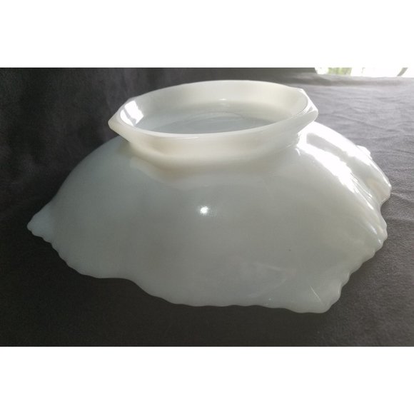 Vintage White Milk Glass Fruit Bowl Scalloped Edge Grape Vine Footed  10" large - Picture 6 of 6